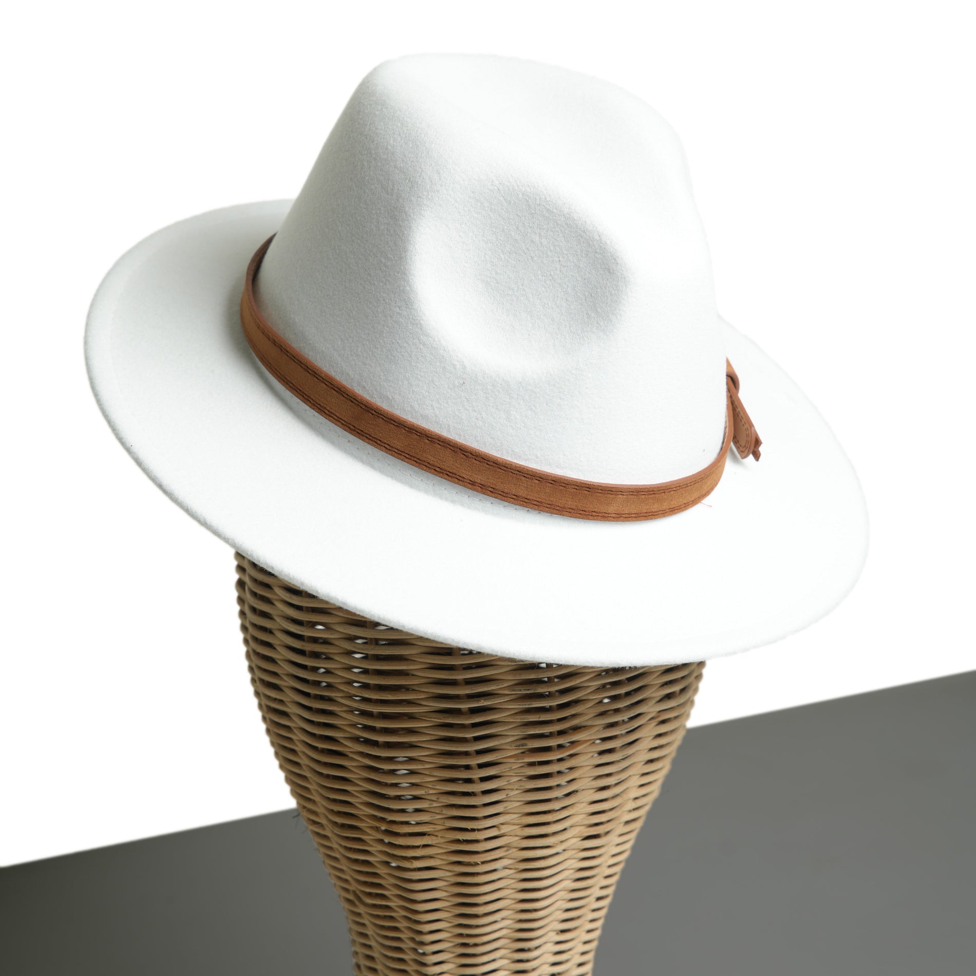 Chokore  Chokore Fedora Hat with Vegan Leather Belt (White) 