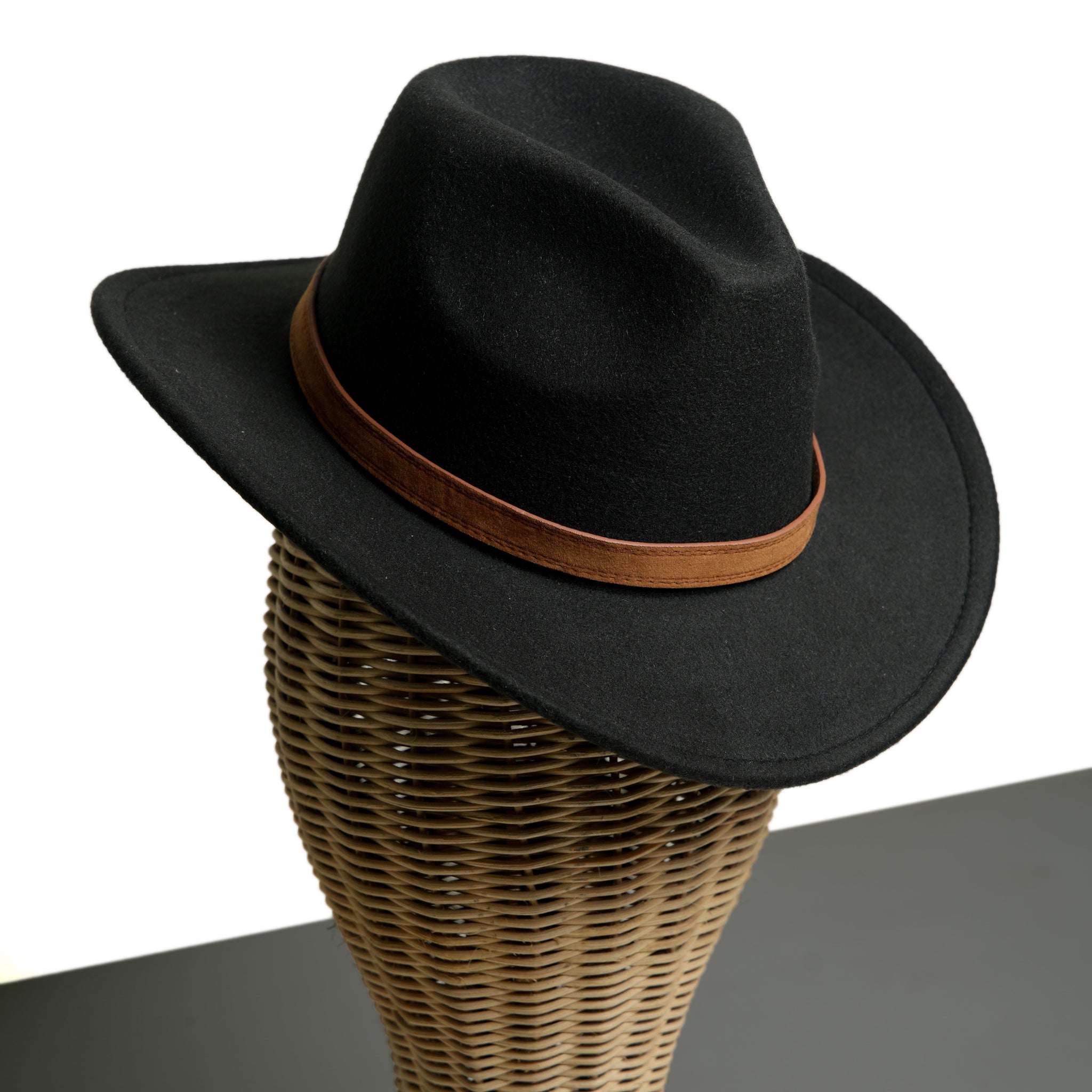 Chokore Pinched Cowboy Hat with PU Leather Belt (Black)