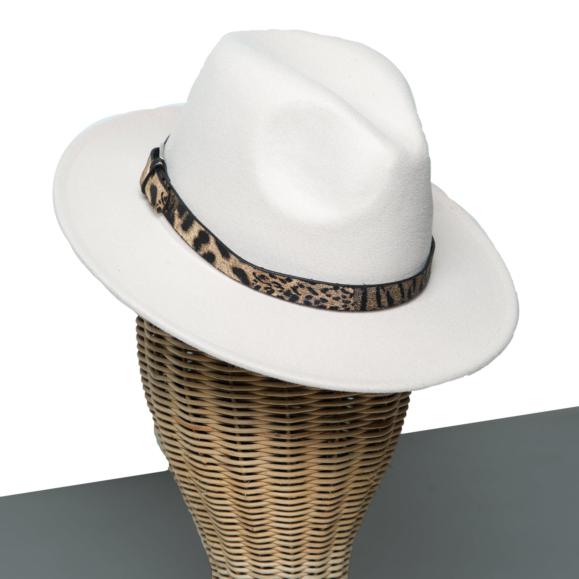 Chokore Chokore Fedora Hat with Leopard Belt (Beige) Chokore Fedora Hat with Leopard Belt (Beige) 