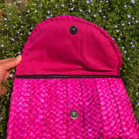 Chokore Chokore Rattan Beach Clutch (Hot Pink)