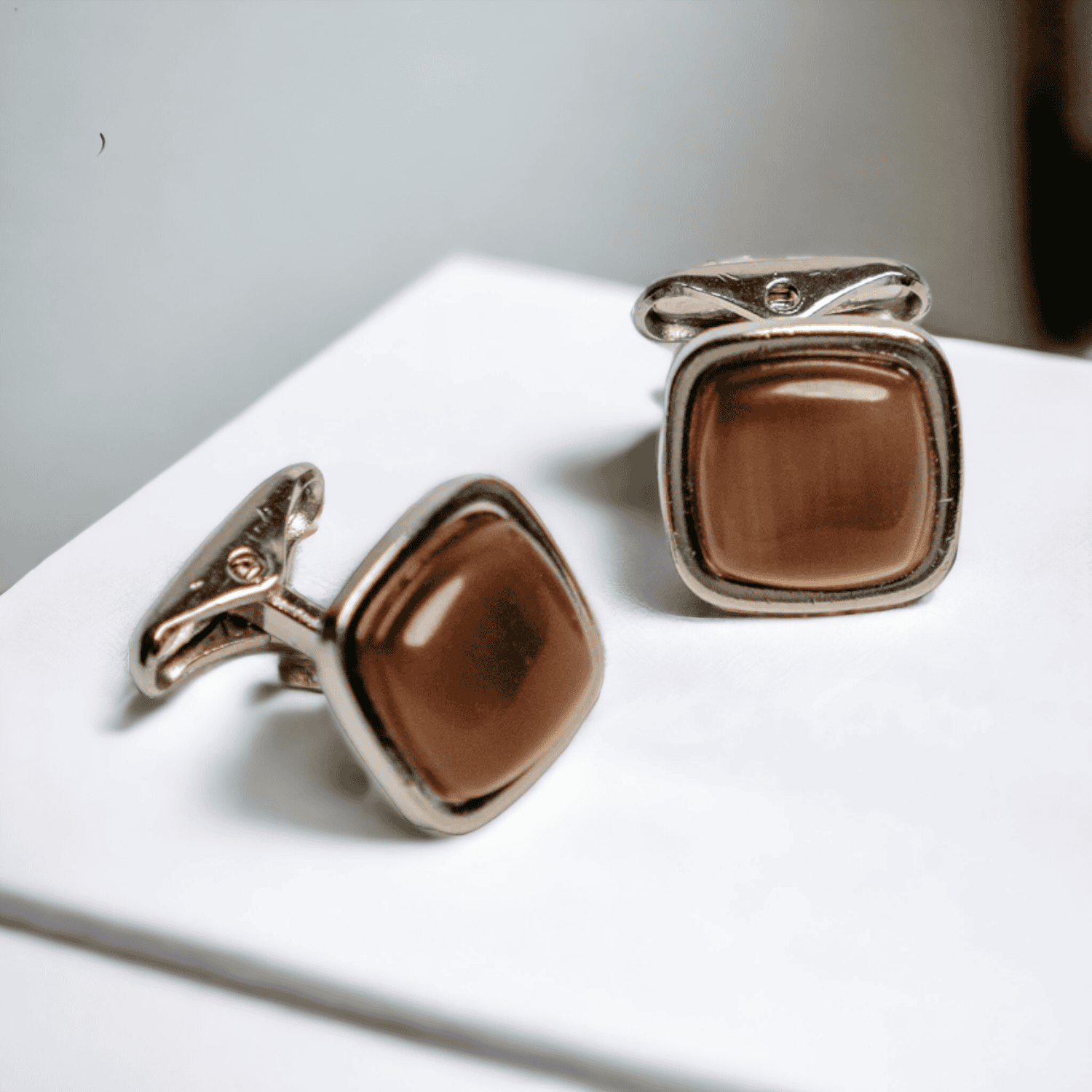 Chokore  Chokore Squircle Cufflinks with Stone (Brown) 