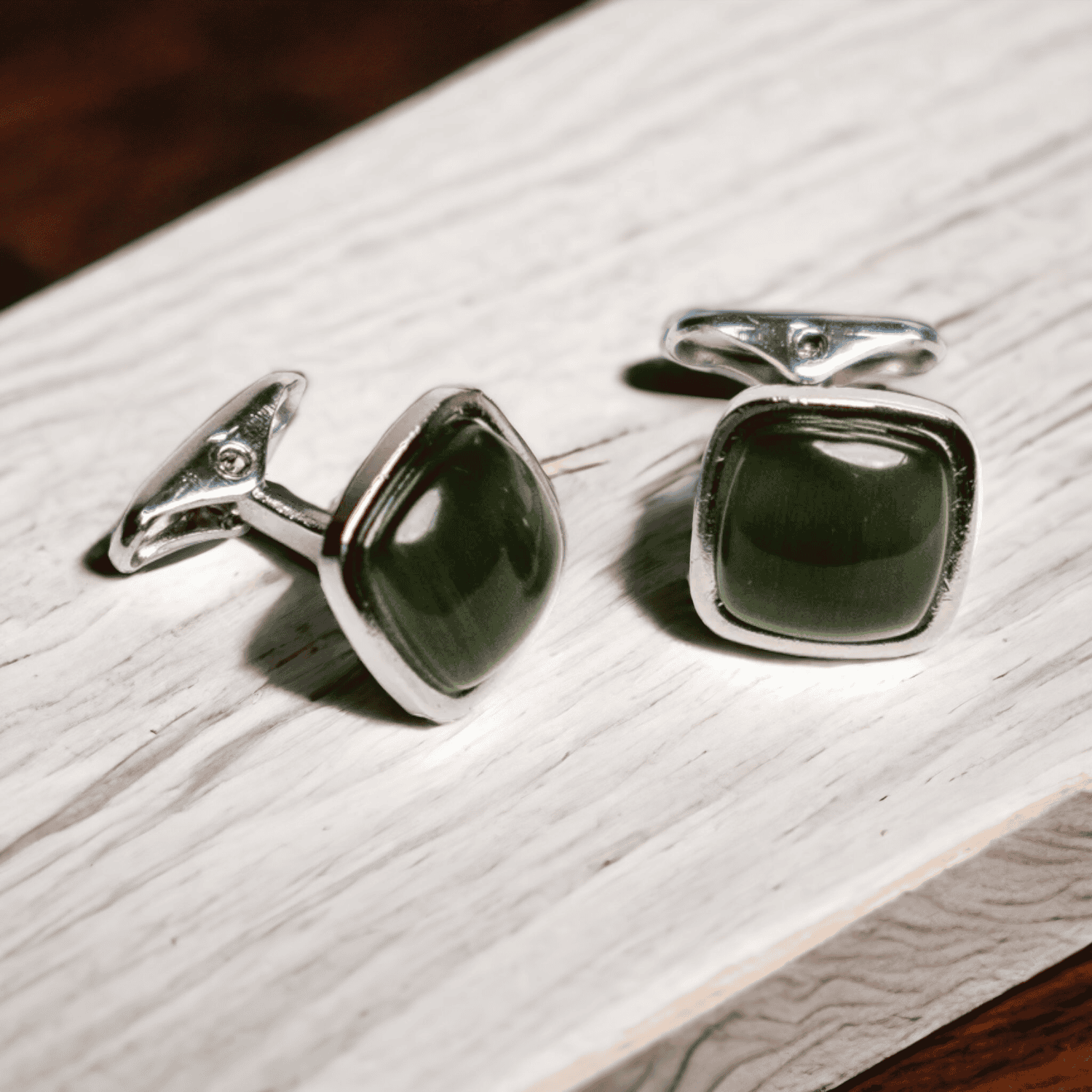 Chokore  Chokore Squircle Cufflinks with Stone (Green) 