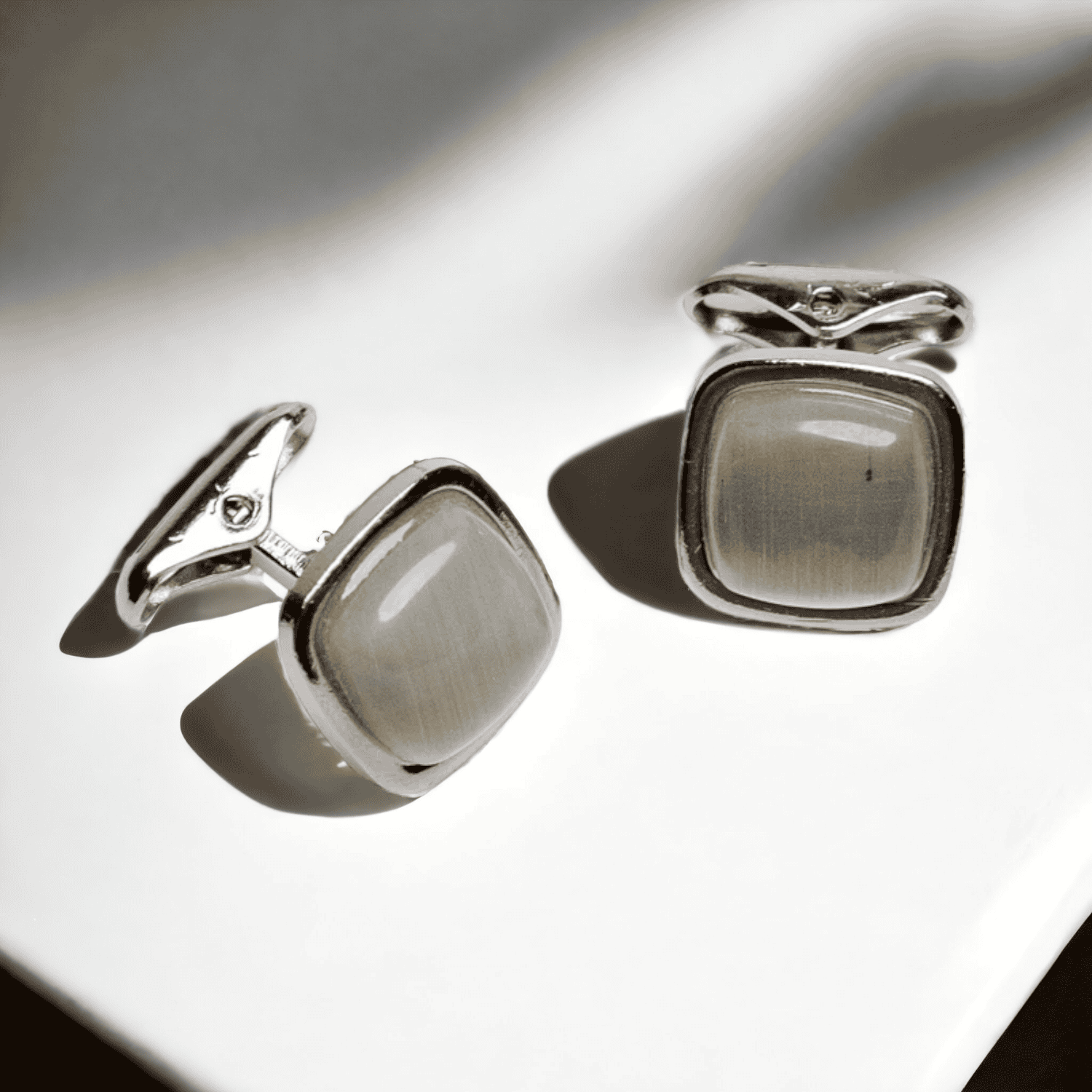 Chokore  Chokore Squircle Cufflinks with Stone (Light Gray) 